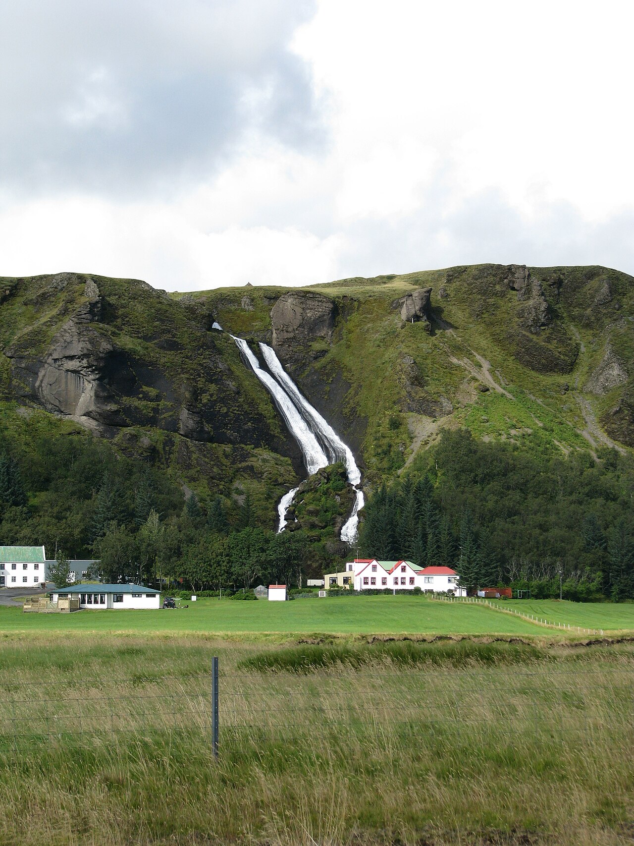 Kirkjubæjarklaustur: Systrafoss & Systravatn, Iceland